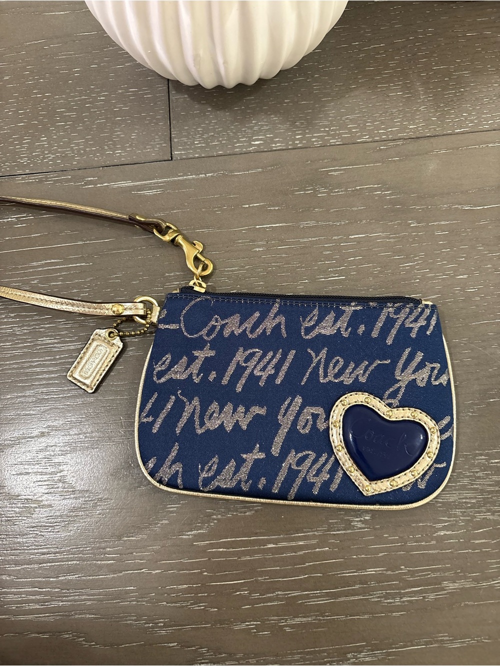 Coach Navy Script Heart Wristlet - Gold Trim vintage YK2
